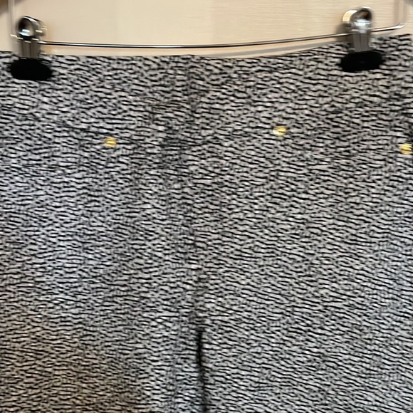 3/ $30 Michael Kors Leggings with pockets - Picture 2 of 6
